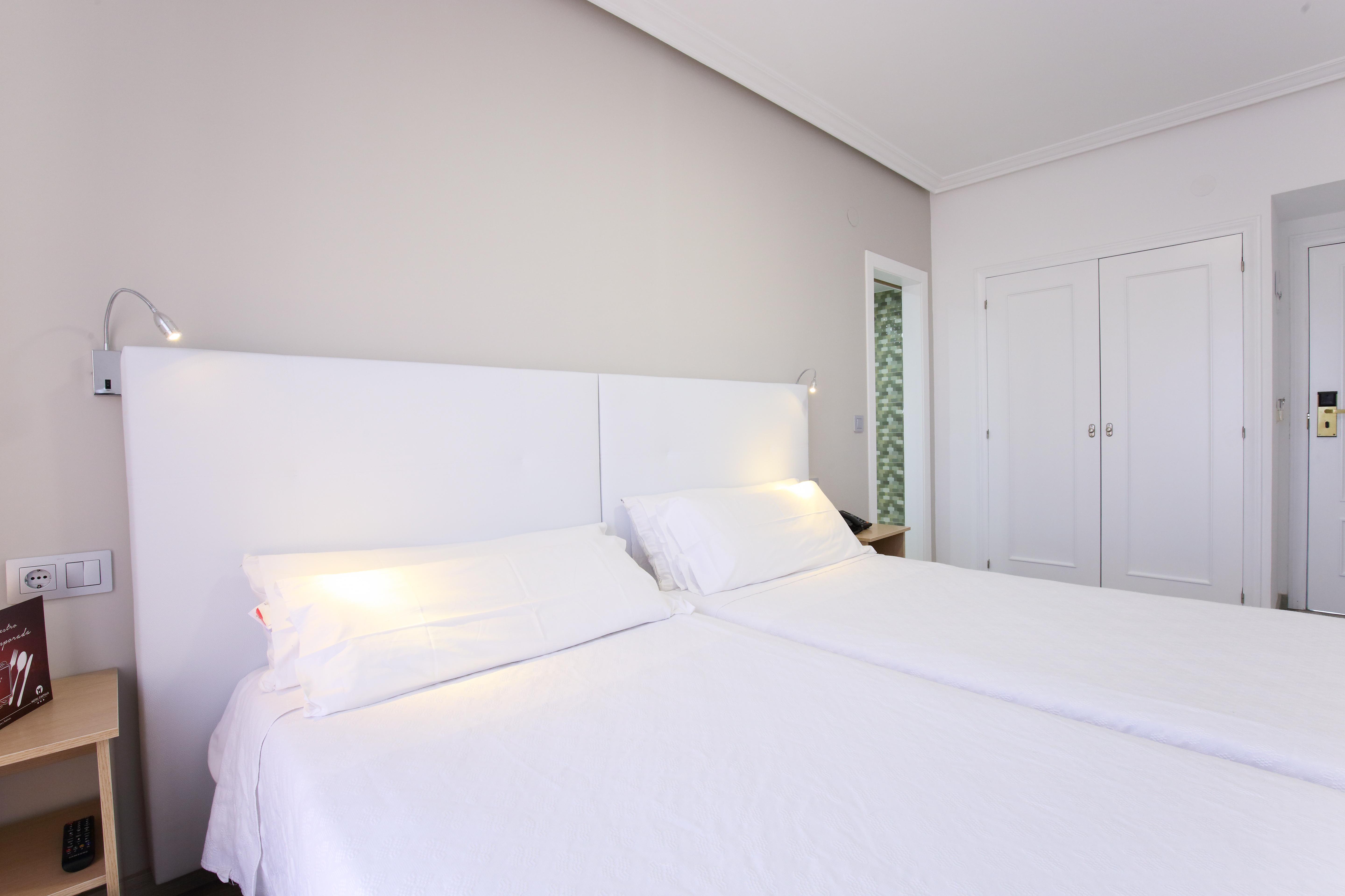Hospedium Hotel Castilla Torrijos Eksteriør billede